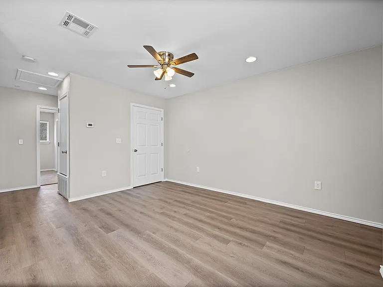2615 Ektom Dr — Photo 31
