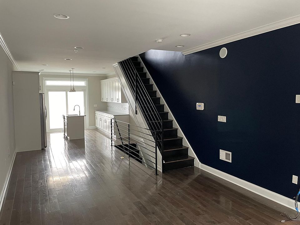 1st image of 1446 N Myrtlewood St