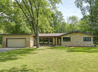 11506 N Laguna Dr, Mequon, WI 53092