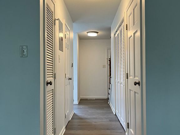4th image of 1159 Canterbury Sq S