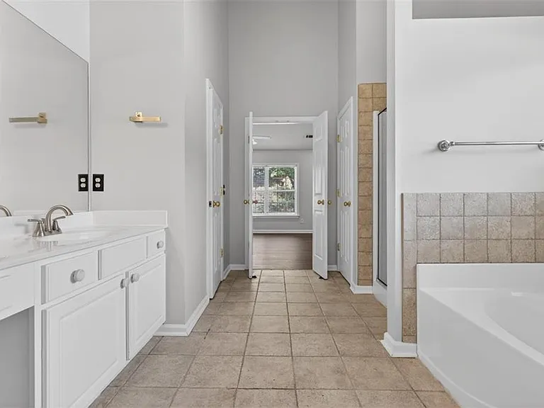 28 Stonehenge Ct — Photo 37