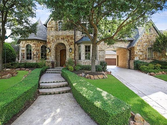 2nd image of 5921 Aberdeen Pl