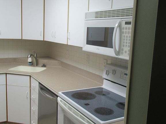 5th image of 4120 Parklawn Ave APT 135
