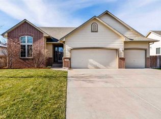 109 S Springwood Dr, Derby, KS 67037