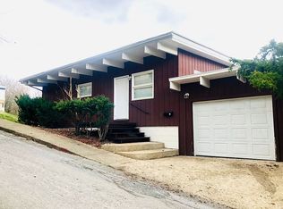 51 Mountain St, Eureka Springs, AR 72632