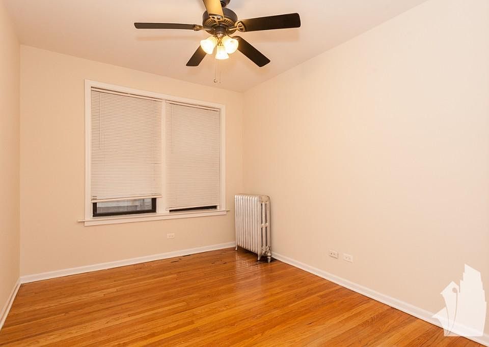 2nd image of 438 W Surf St #1A