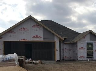117 Comanche Dr, Greenville, TX 75402