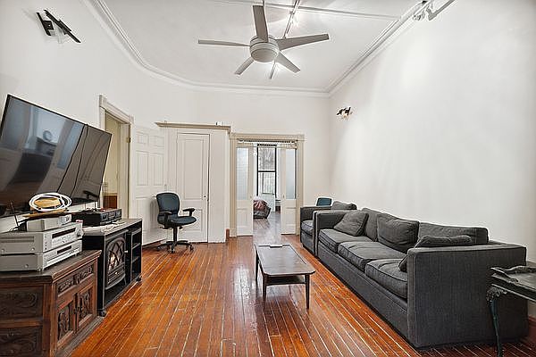 1st image of 48 Saint Marks Pl APT 1