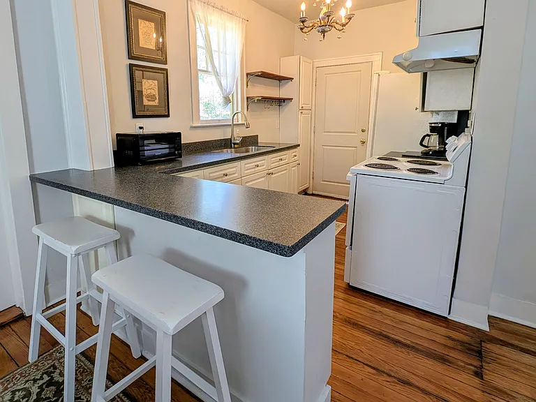75 Maple St — Photo 12