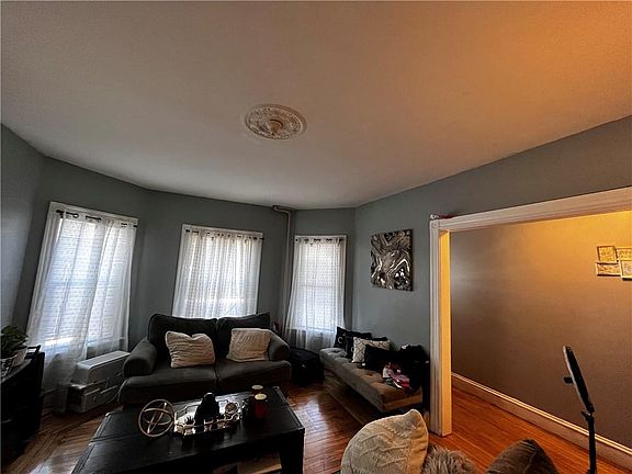 4th image of 662 Park Ave