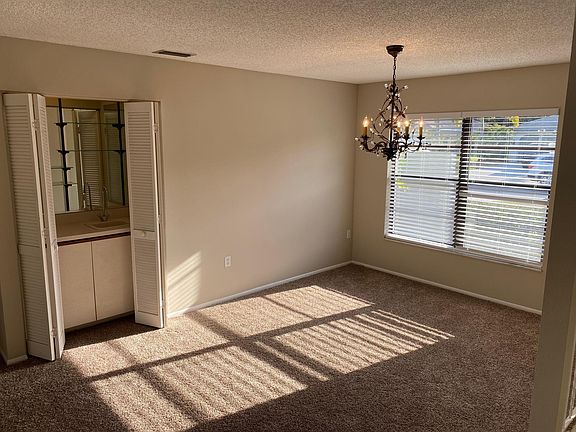 3rd image of 939 S Doral Ln