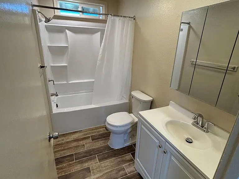 1200 Oak Ave #C — Photo 8