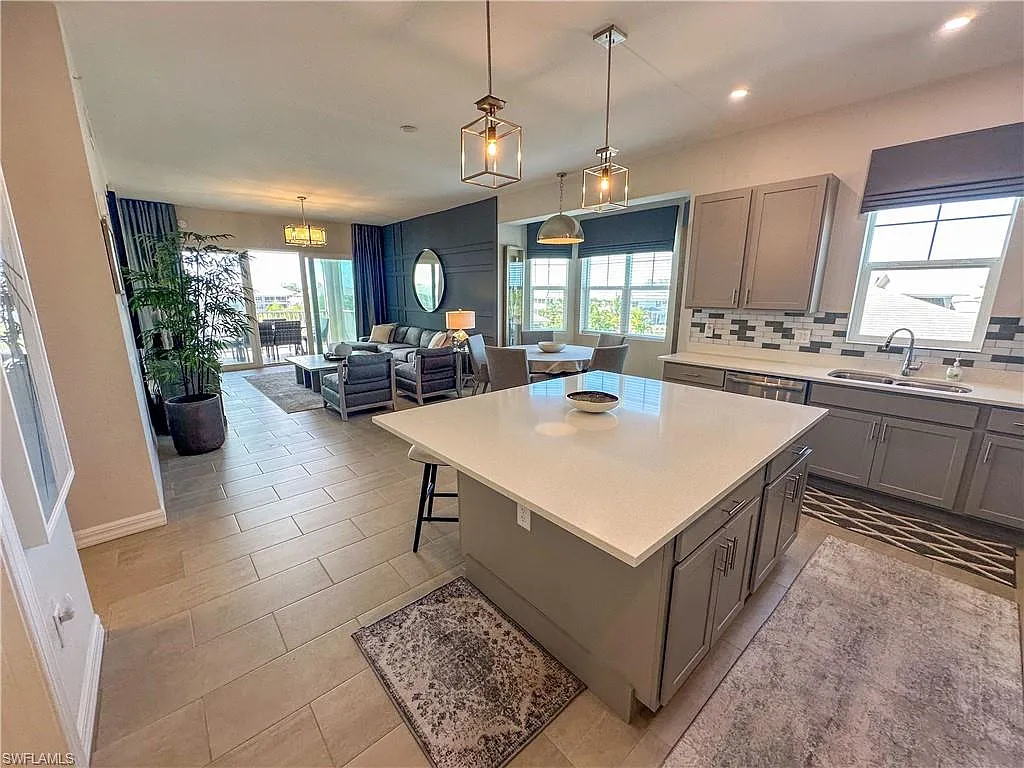 3 bed, 2.0 bath, 1698 sqft, $6,000 — Photo 3