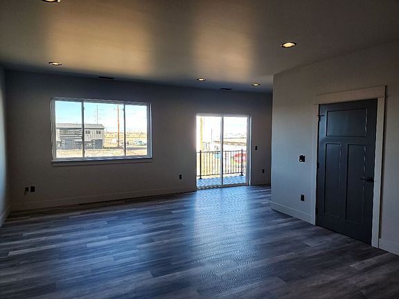 4th image of 205 Fletching Way #A
