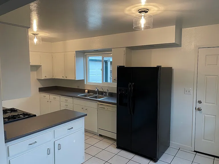 380 Oahu St — Photo 6