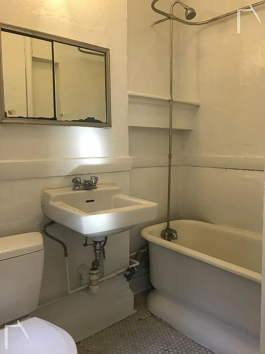 1 bed, 9999 sqft, $2,600 — Photo 3
