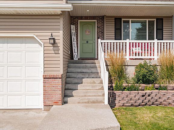 3rd image of 1291 N Hammerstone Dr