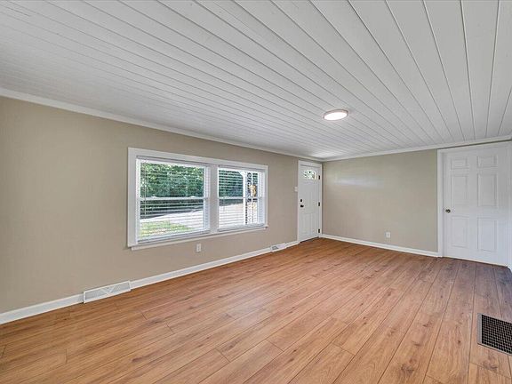 5th image of 433 Dogwood Hill Rd