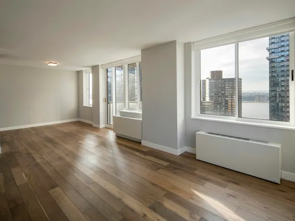 560 West 43rd Street image 1 of 22