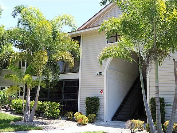 3rd image of 8021 S Woods Cir Unit 2