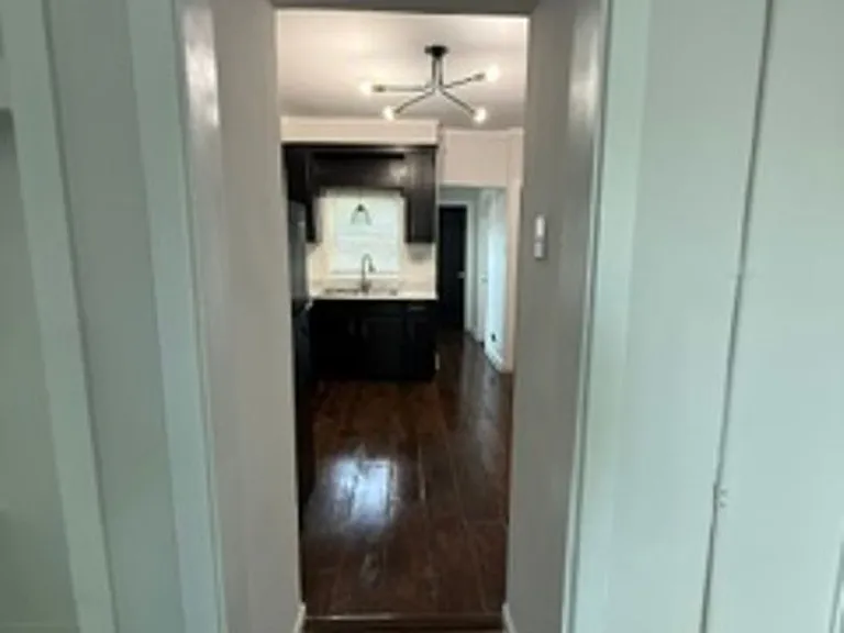523 E End Ave — Photo 6