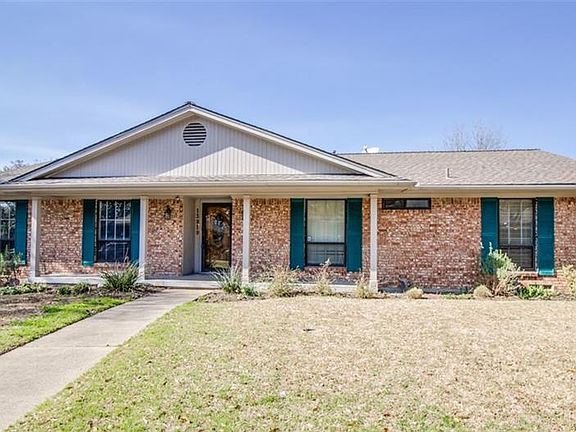 3rd image of 13919 Far Hills Ln