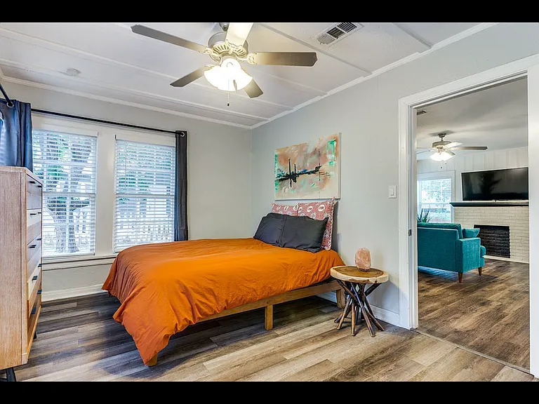 2534 Wayside Ave — Photo 8
