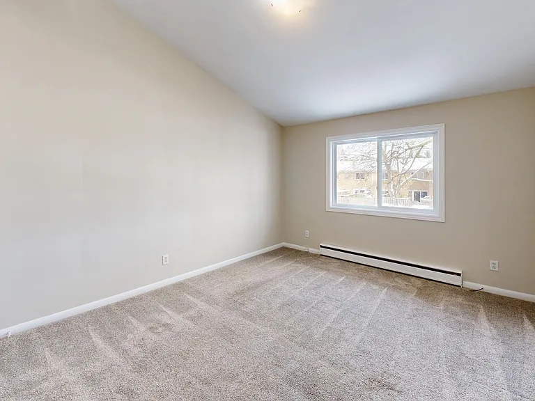 144 Arbour Glen Cres #1 — Photo 20