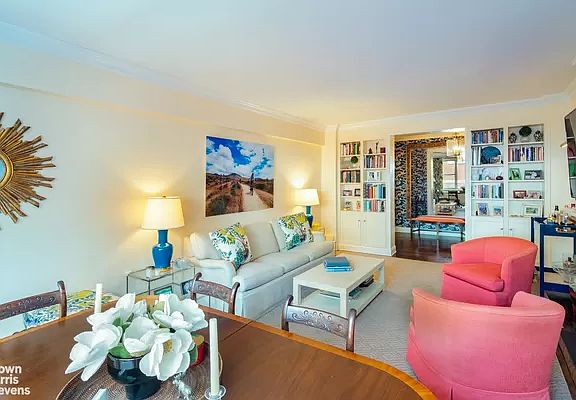 3rd image of 116 E 66th St APT 6B