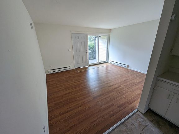 3rd image of 720 Washington Ave N APT 203