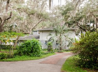 106 E Cowpen Lake Point Rd, Hawthorne, FL 32640