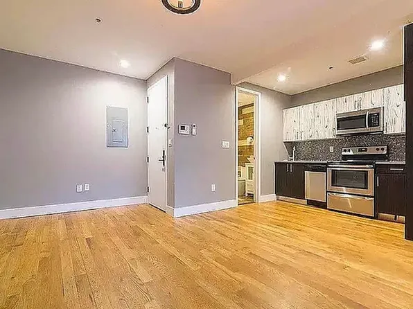 467 Monroe Street image 1 of 7