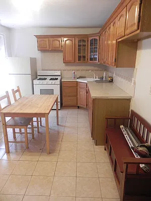 Rented by Peace of Mind Realty | media 12