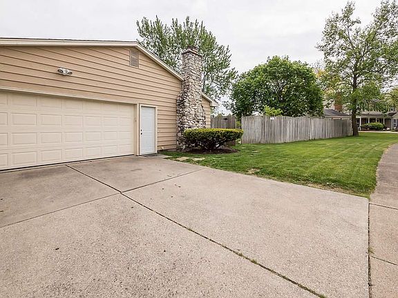 3rd image of 3129 Wakashan Pl
