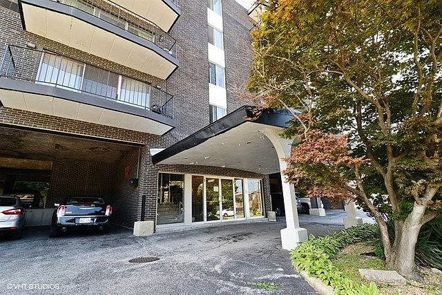 1st image of 11116 S Longwood Dr APT 201
