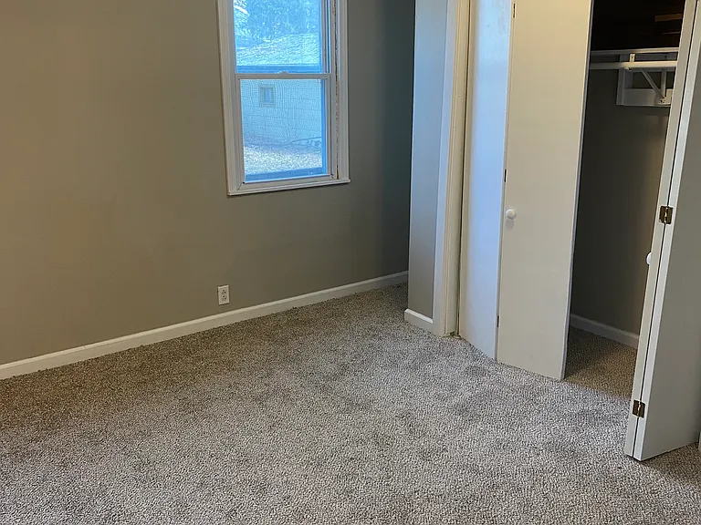 1811 SW Cherokee St — Photo 12