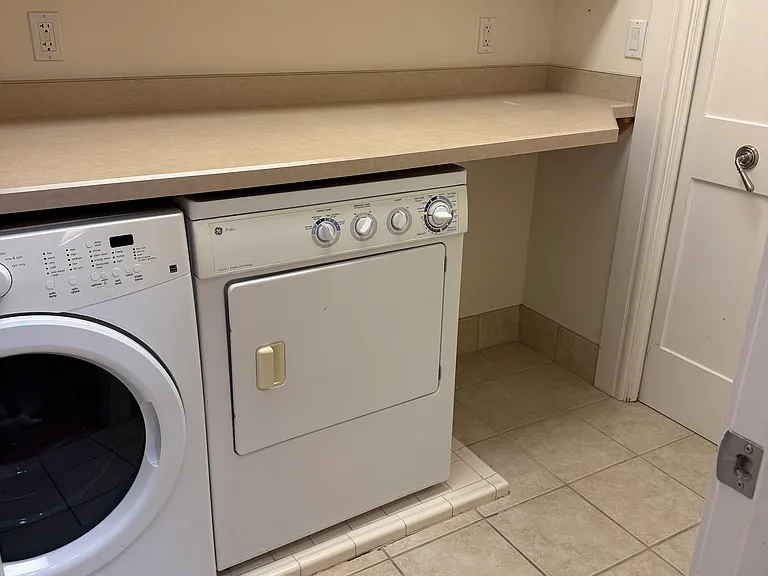 240 S Main St #302 — Photo 10