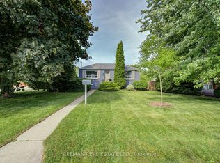 6 Lloyd George Ave, Toronto, ON M8W 3W4