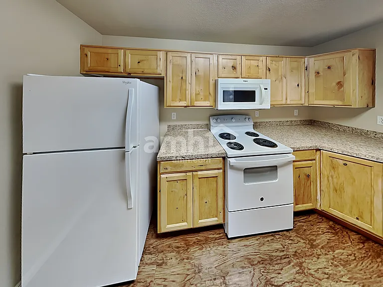 5252 S 4300 W — Photo 3