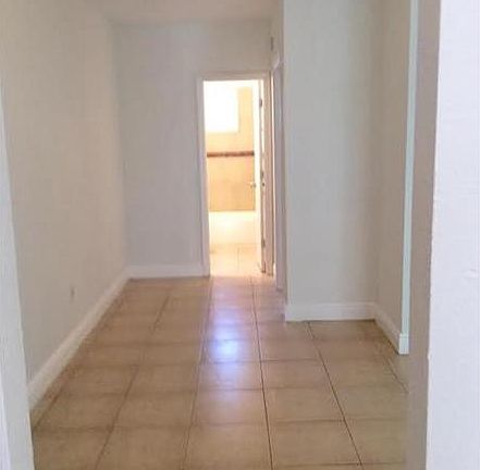 5th image of 1251 Euclid Ave APT 9