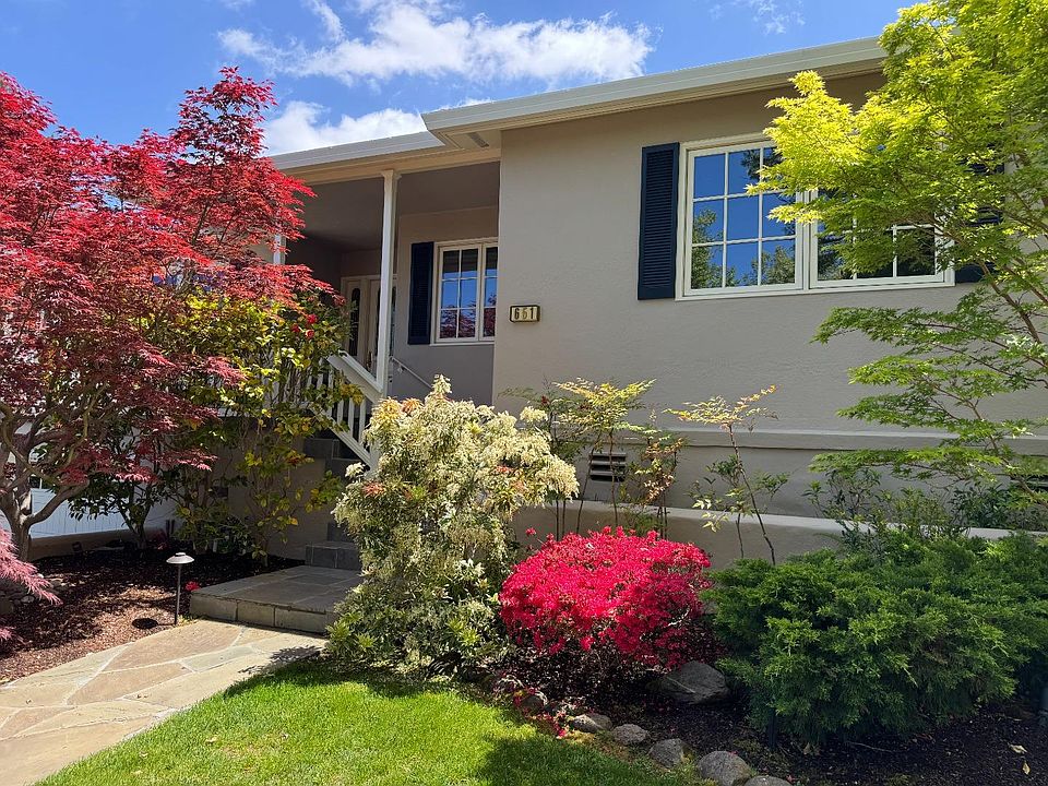 1st image of 651 Columbia Dr