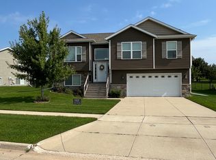 320 S Stewart St, North Liberty, IA 52317