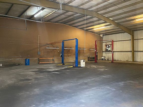 5th image of 1550 Pine Ave