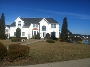 27 Waterview Dr, Sicklerville, NJ 08081