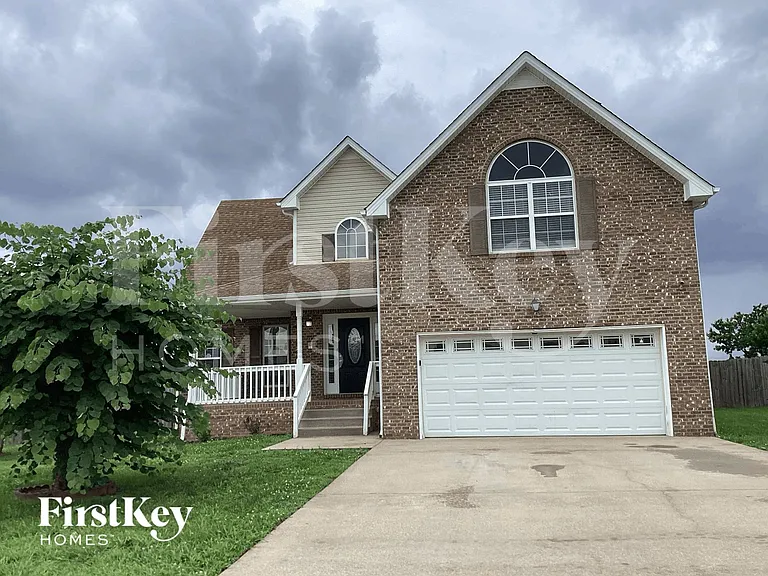 850 Samantha Ln — Photo 1