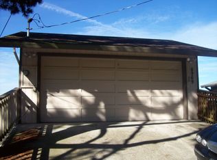 6969 Snake Rd, Oakland, CA 94611