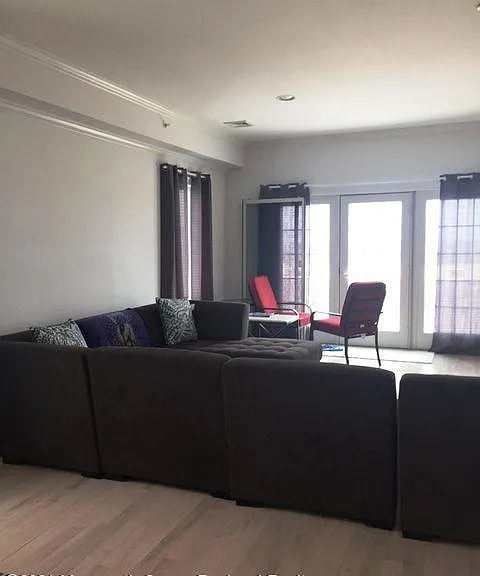 1066 Ocean Ave #3 — Photo 4