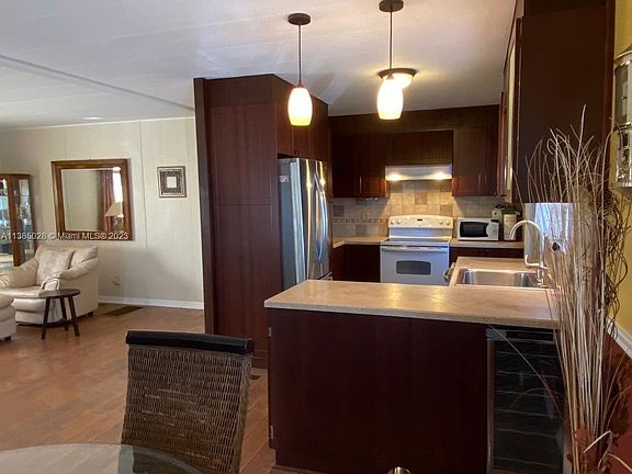 3rd image of 107 Ocean Waterway Blvd