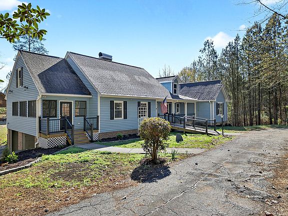 4th image of 810 Woodland Rd