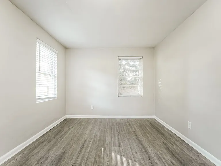 2937 Thompson Cir — Photo 14